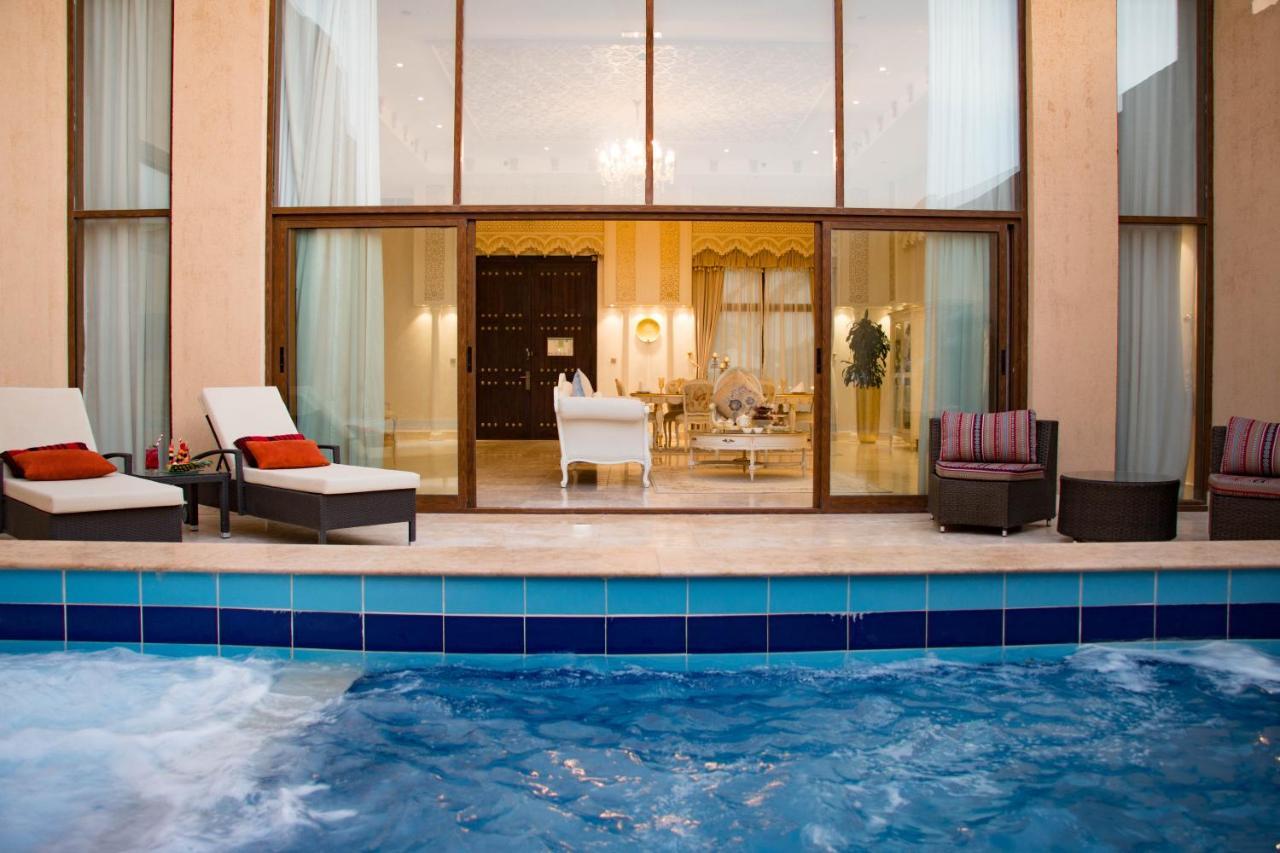 Western Hotel - Madinat Zayed Bagian luar foto