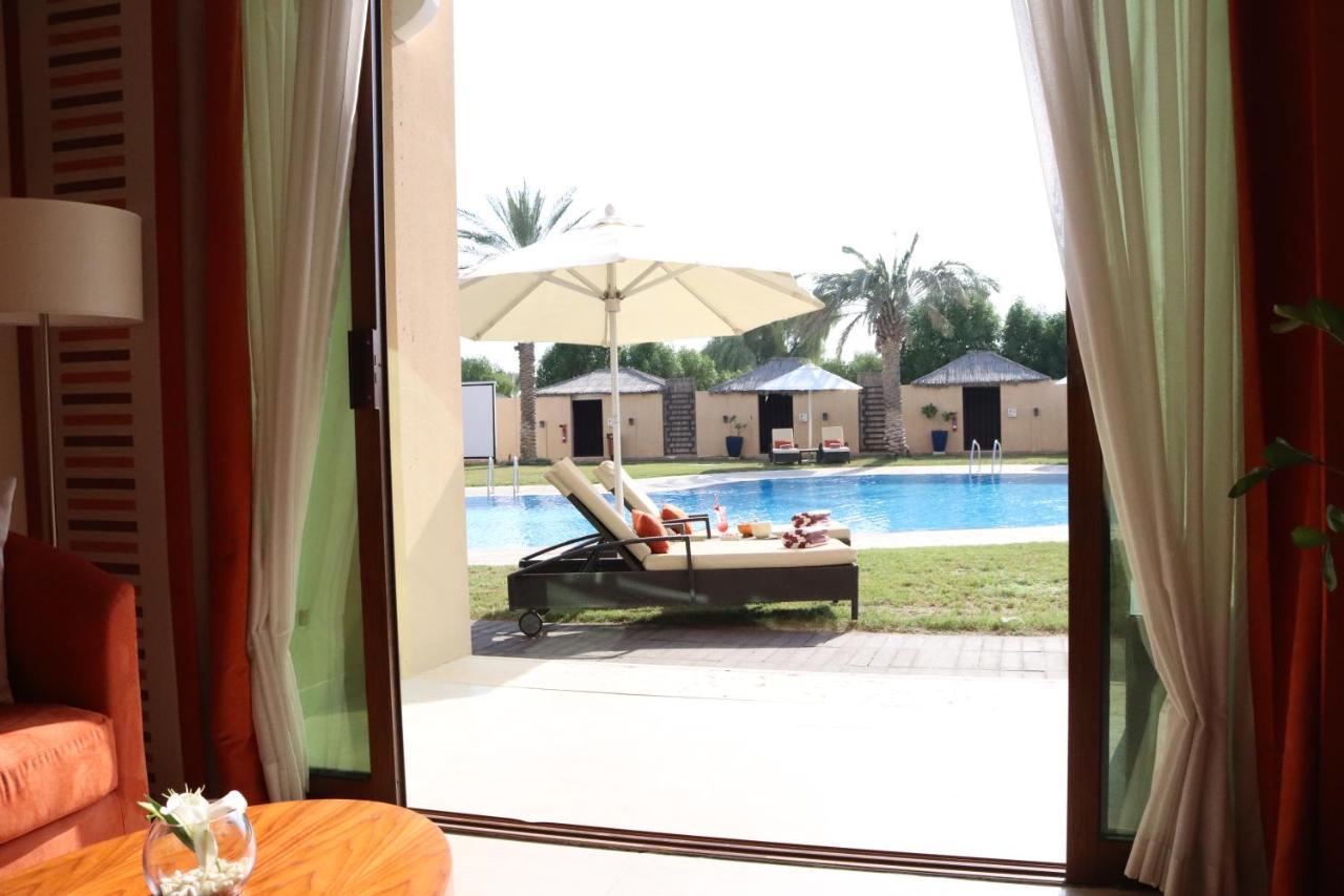 Western Hotel - Madinat Zayed Bagian luar foto