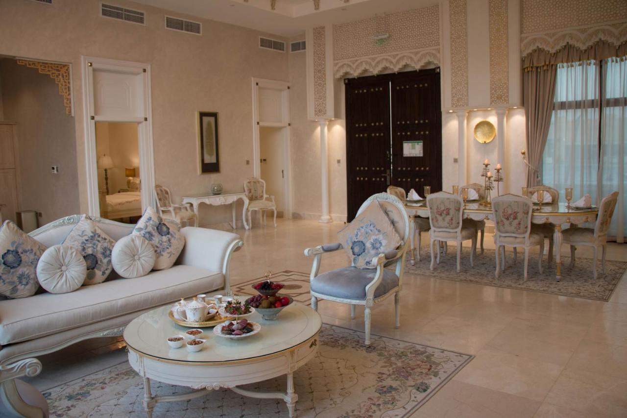 Western Hotel - Madinat Zayed Bagian luar foto