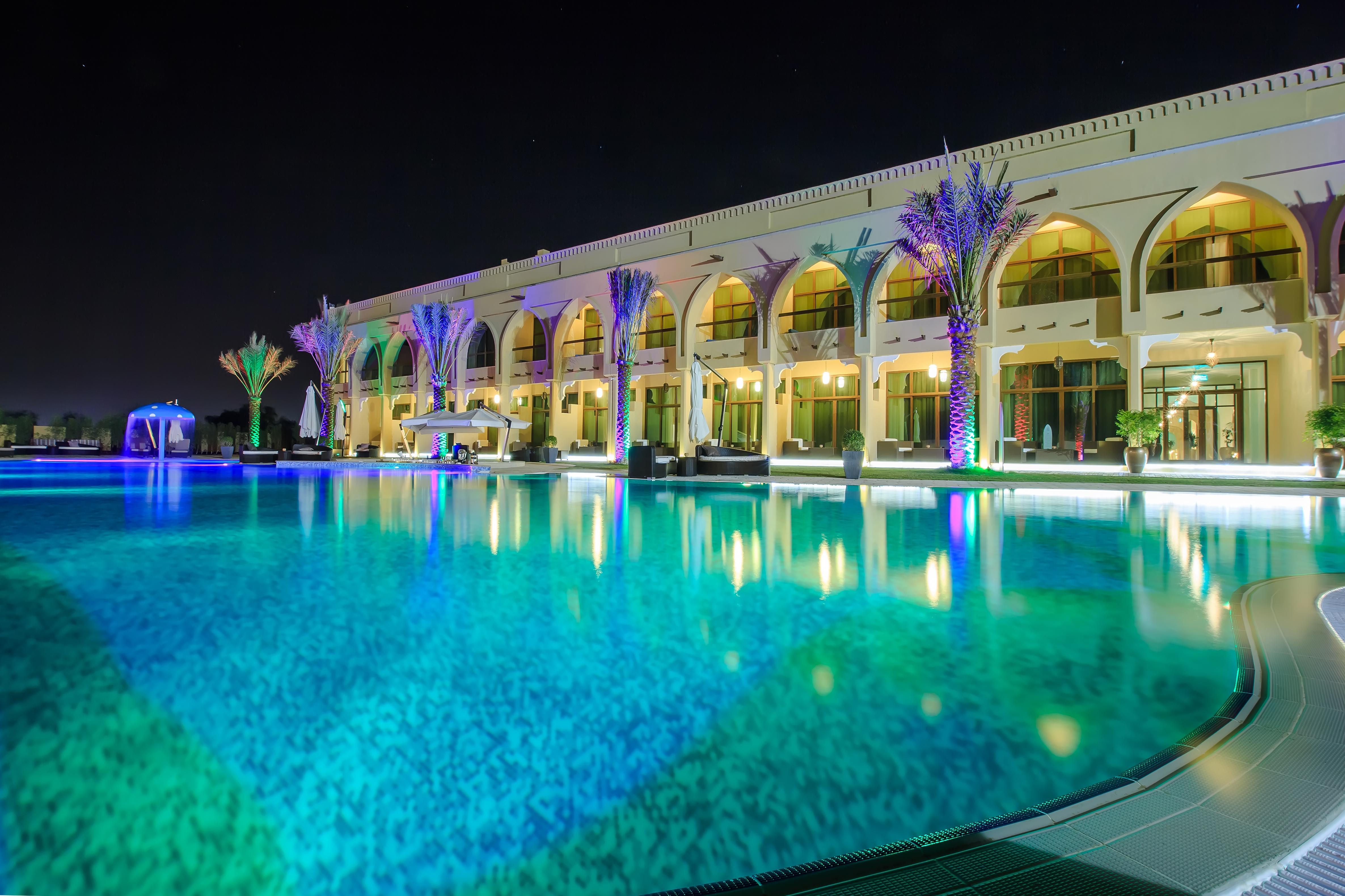 Western Hotel - Madinat Zayed Bagian luar foto