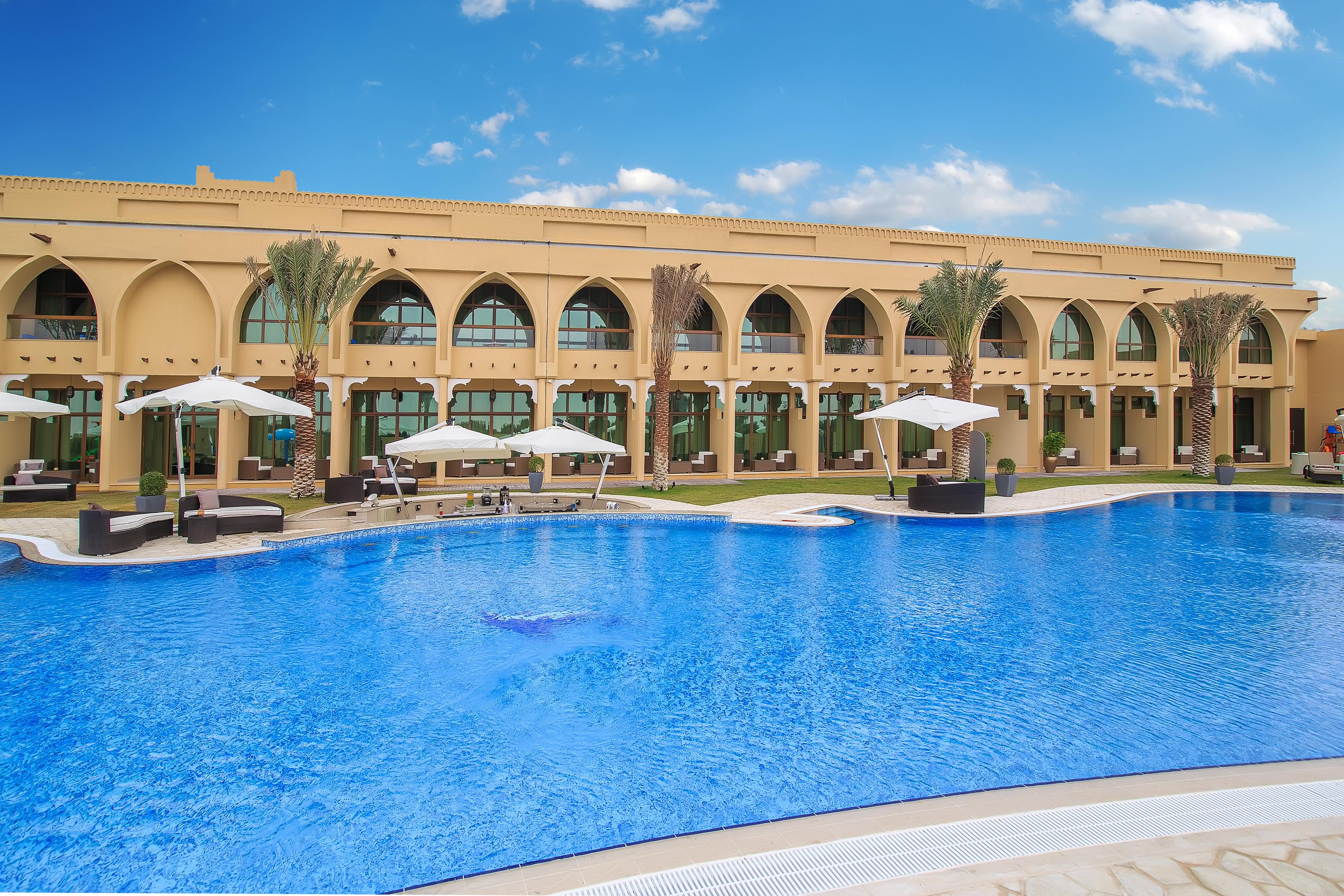 Western Hotel - Madinat Zayed Bagian luar foto