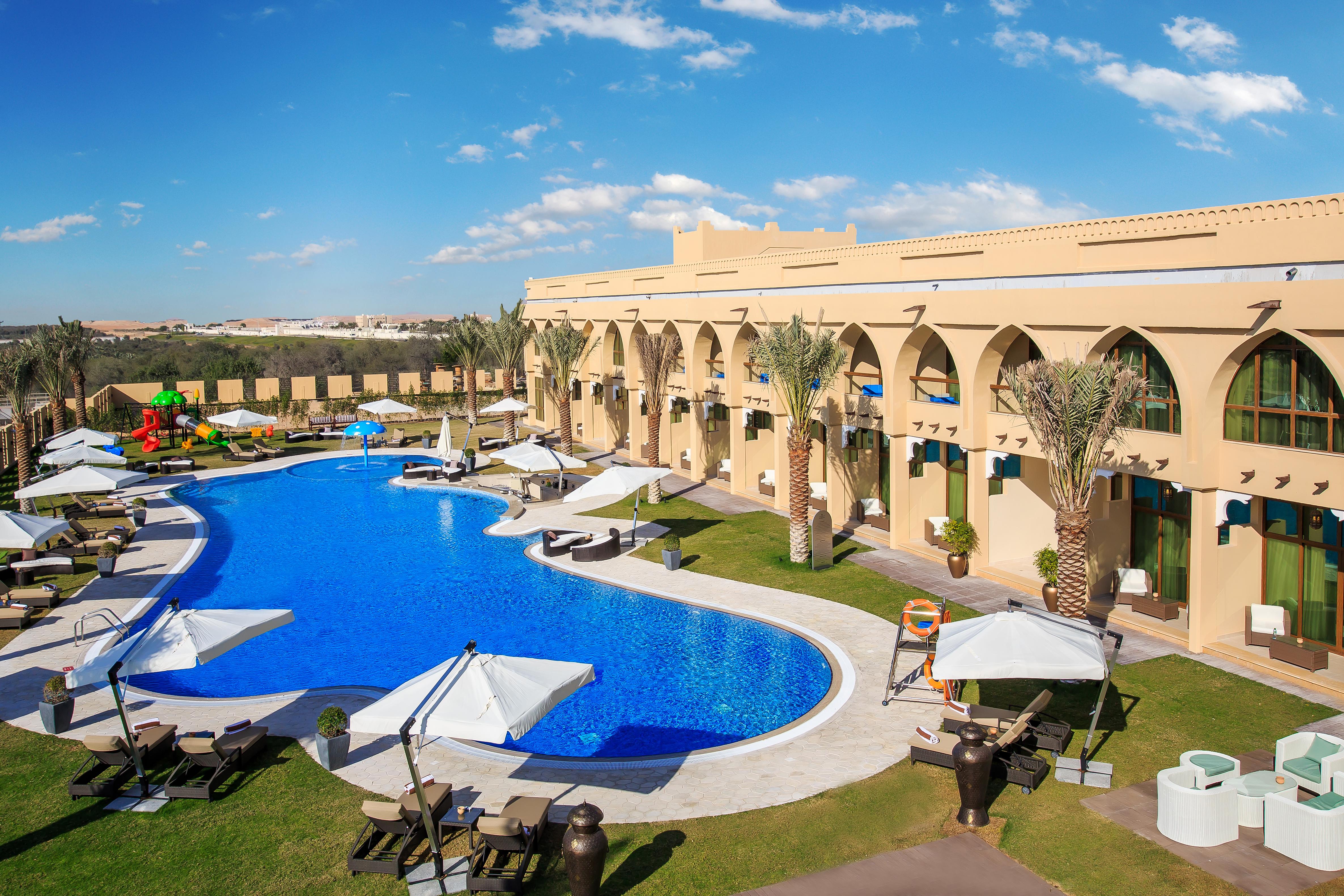 Western Hotel - Madinat Zayed Bagian luar foto