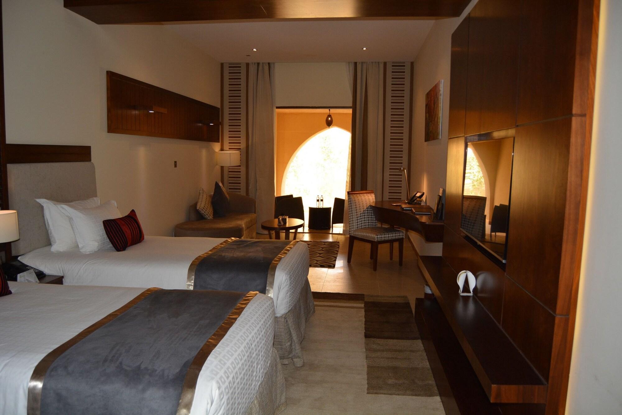 Western Hotel - Madinat Zayed Bagian luar foto