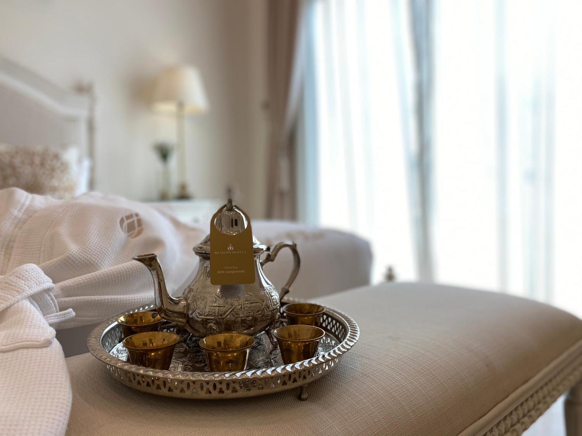 Western Hotel - Madinat Zayed Bagian luar foto