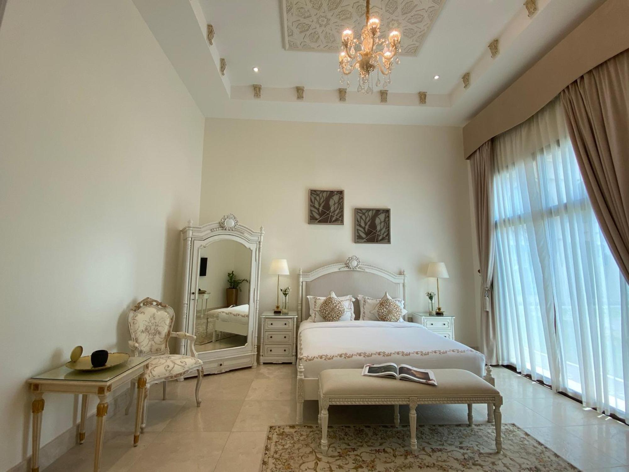 Western Hotel - Madinat Zayed Bagian luar foto