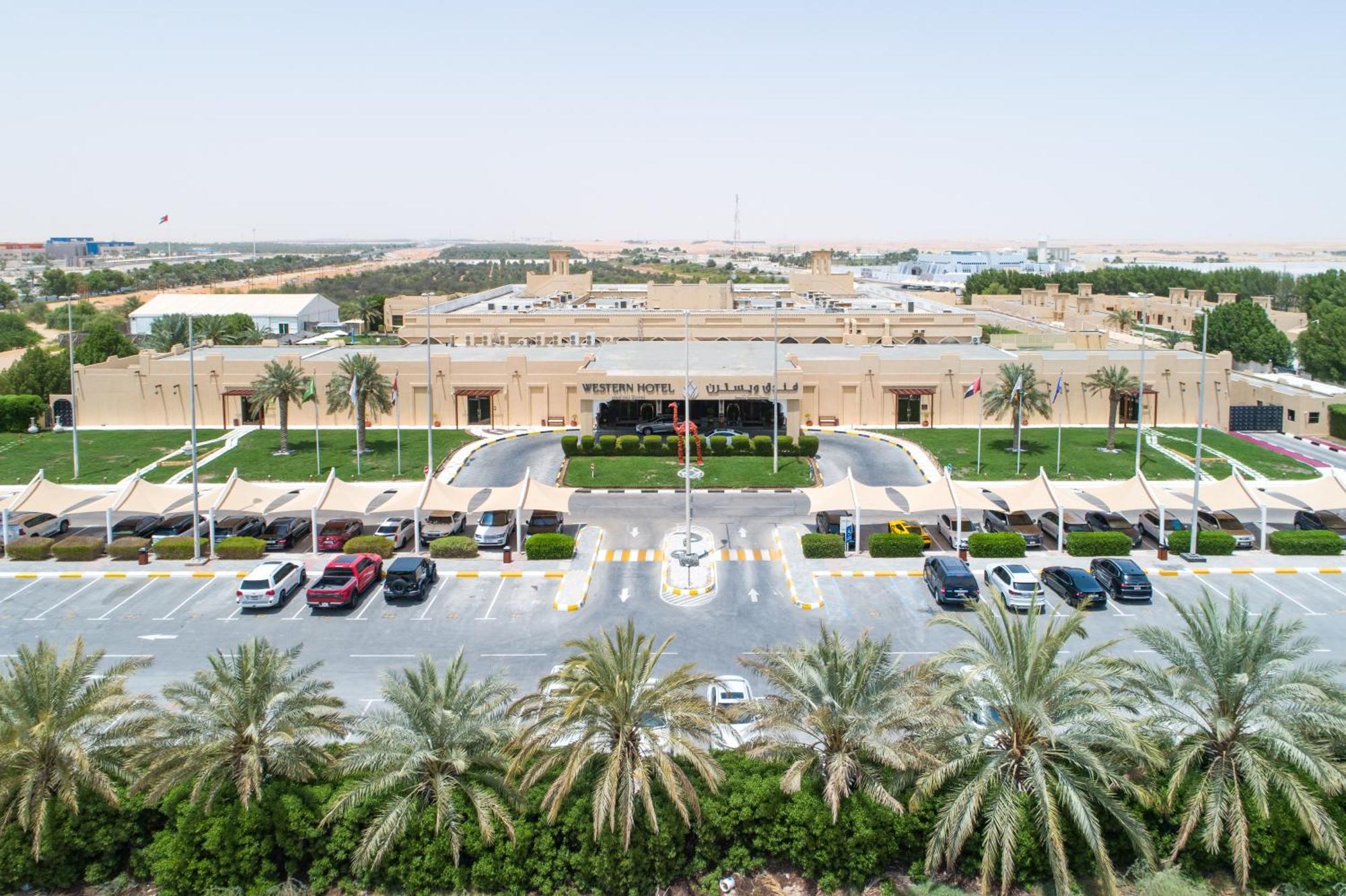 Western Hotel - Madinat Zayed Bagian luar foto