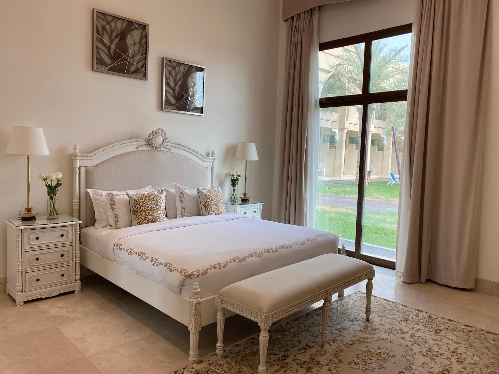 Western Hotel - Madinat Zayed Bagian luar foto