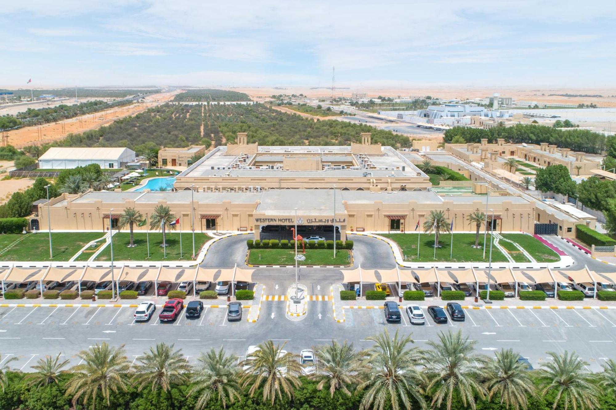 Western Hotel - Madinat Zayed Bagian luar foto