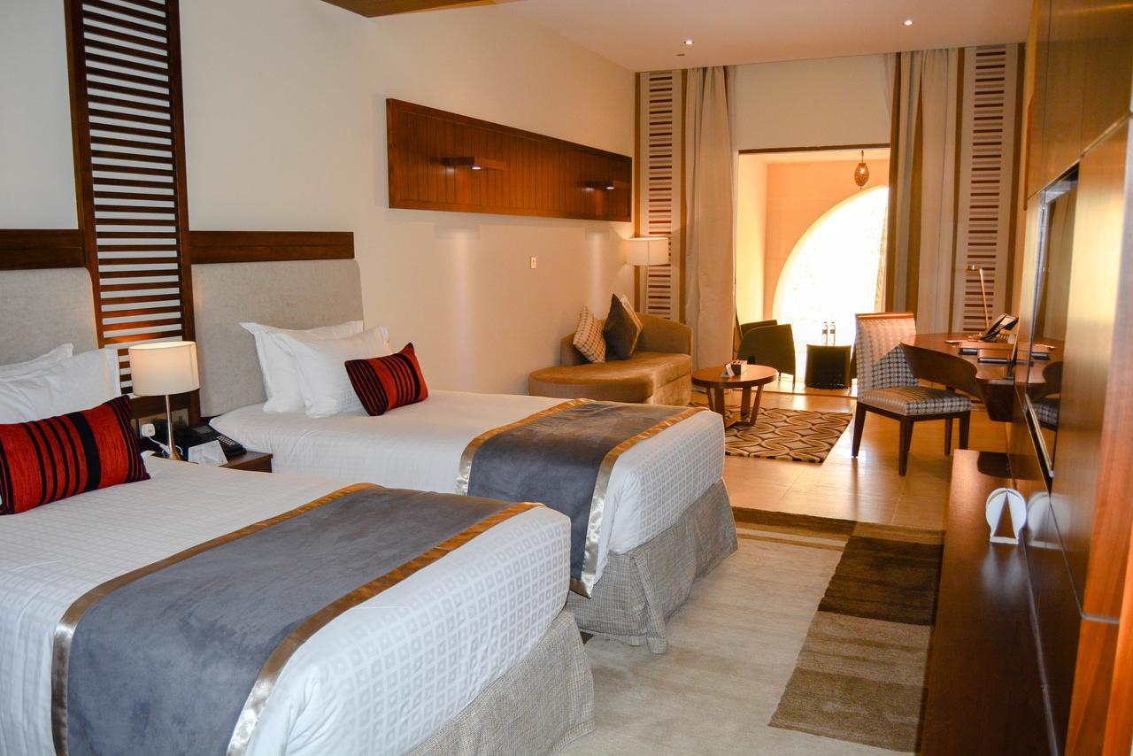 Western Hotel - Madinat Zayed Bagian luar foto