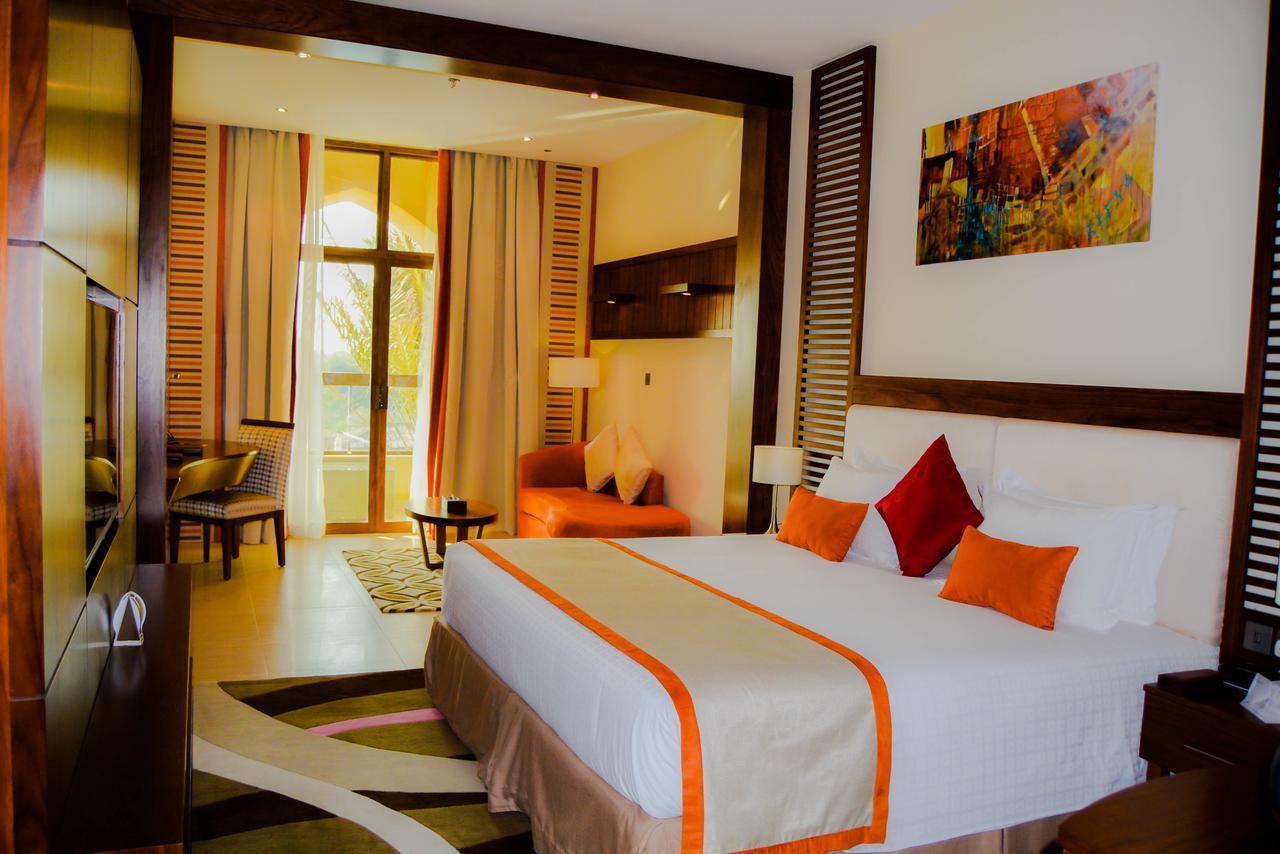 Western Hotel - Madinat Zayed Bagian luar foto