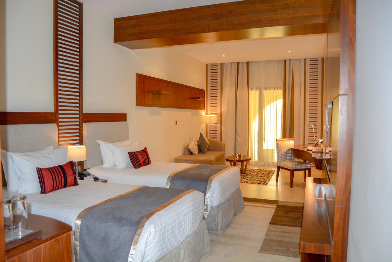Western Hotel - Madinat Zayed Bagian luar foto