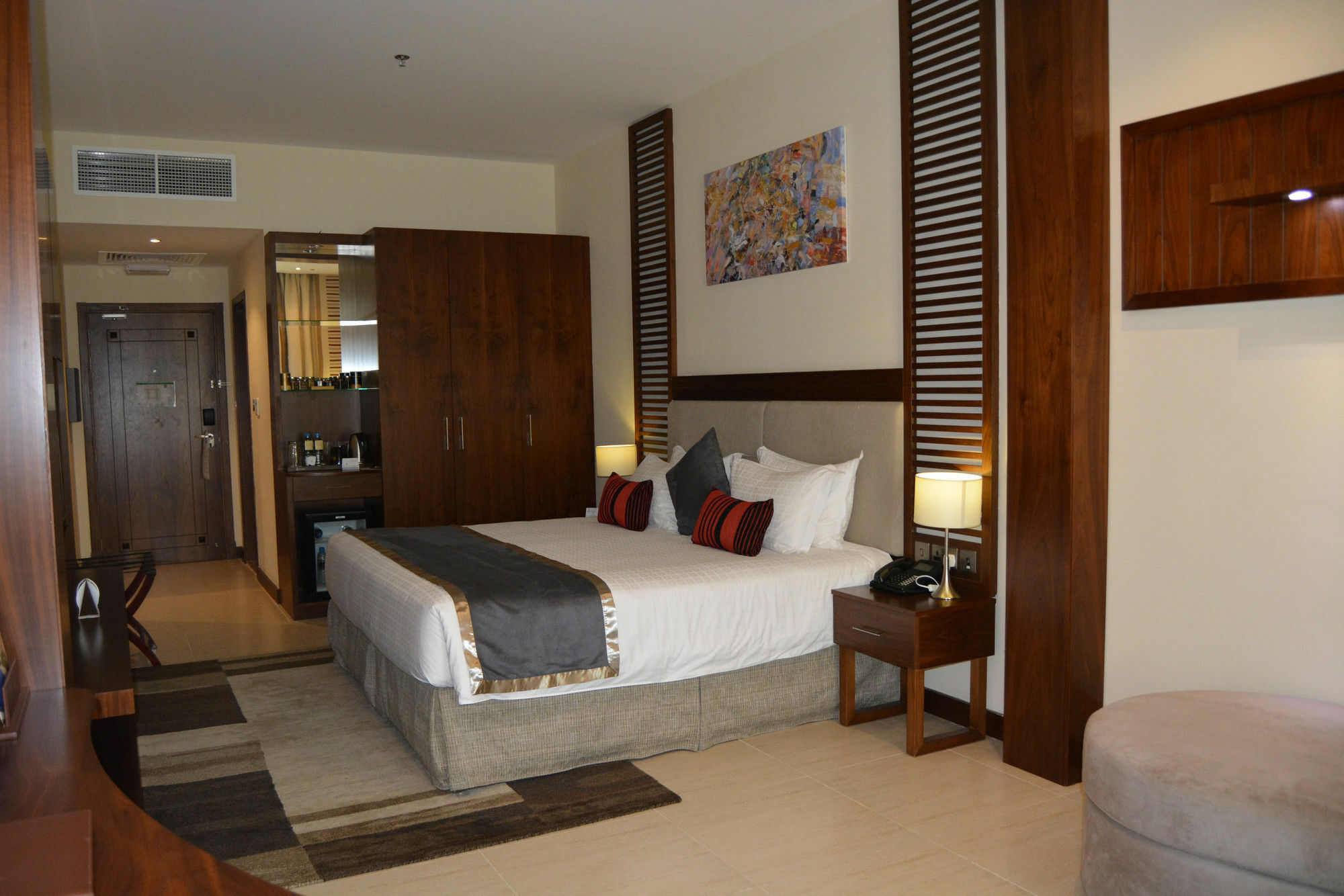 Western Hotel - Madinat Zayed Bagian luar foto